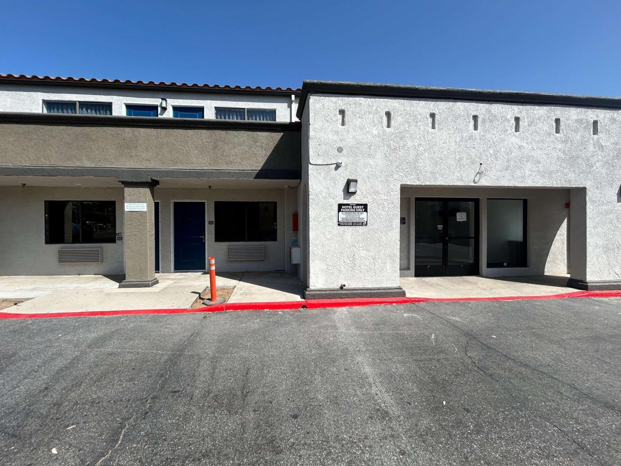 Motel 6 Lake Elsinore, Ca Kültér fotó